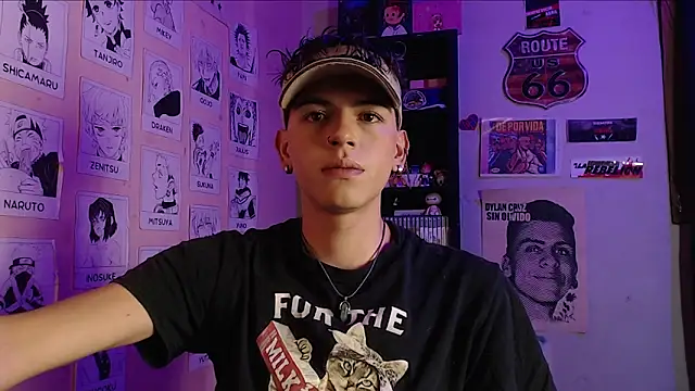 Snapshot of Mickey_Magic chatting on January 2025 06:17:01 AM Mickey Magic online show from January 2025 06:17:01 AM