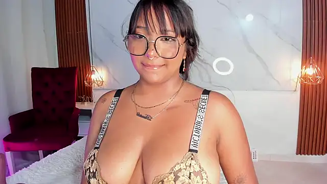 Snapshot of isabella_zc chatting on April 2026 09:30:02 PM isabella zc online show from April 2026 09:30:02 PM