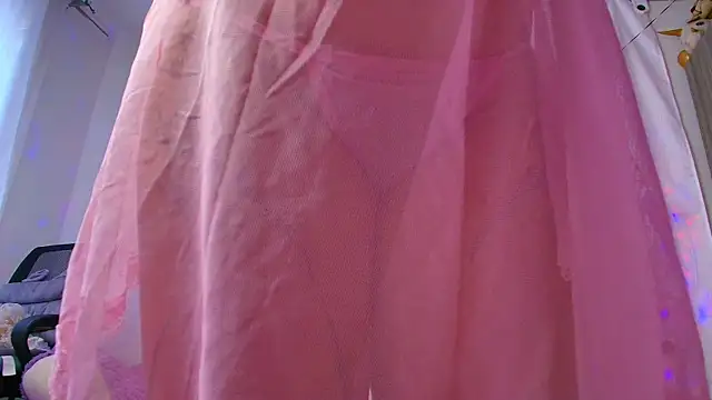 Snapshot of MiaFlamesxxx chatting on September 2025 07:30:02 PM MiaFlamesxxx online show from September 2025 07:30:02 PM