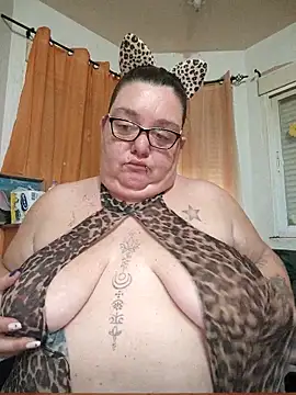 diosacurvy1984 online show from February 2026 09:28:01 AM