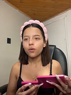 Sofia18 pinkk online show from March 2026 10:06:01 PM