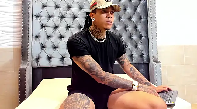 Snapshot of Kenaii_7777 chatting on January 2025 03:31:01 AM Kenaii 7777 online show from January 2025 03:31:01 AM