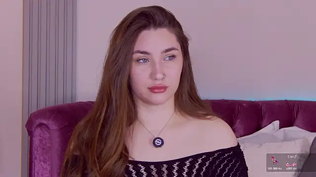 Snapshot of KiraBarlows chatting on May 2026 07:44:01 PM KiraBarlows online show from May 2026 07:44:01 PM