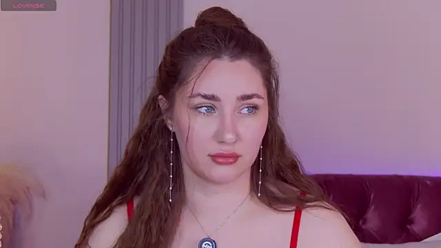 Snapshot of KiraBarlows chatting on June 2026 06:49:02 AM KiraBarlows online show from June 2026 06:49:02 AM