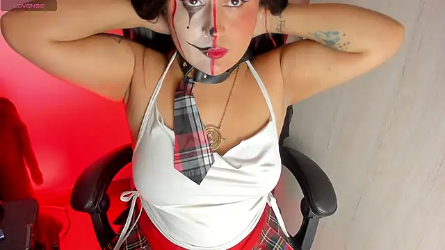 Snapshot of VanneCute1 chatting on November 2025 05:09:01 AM VanneCute1 online show from November 2025 05:09:01 AM