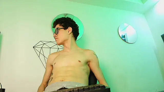 wolfandsky online show from November 2025 12:05:02 PM