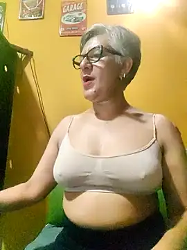 ilonna2025 online show from March 2025 10:16:02 PM