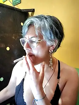 Snapshot of ilonna2025 chatting on June 2026 10:43:02 PM ilonna2025 online show from June 2026 10:43:02 PM