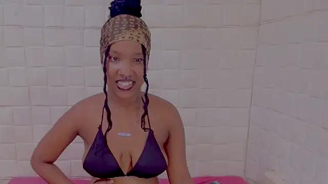 EroticSexyPrada online show from April 2026 09:04:01 PM