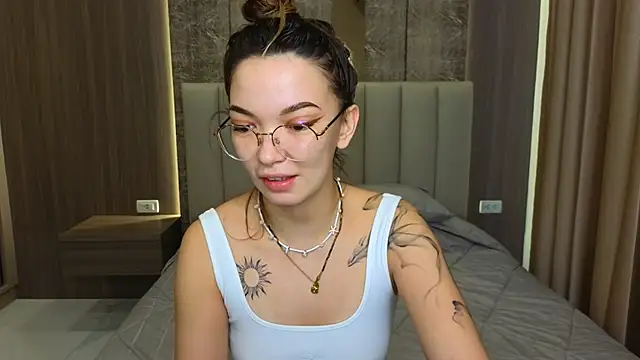 SusannJohnson online show from November 2025 12:24:01 AM