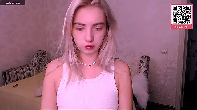 Snapshot of HeartyHeart chatting on October 2025 10:57:01 AM HeartyHeart online show from October 2025 10:57:01 AM