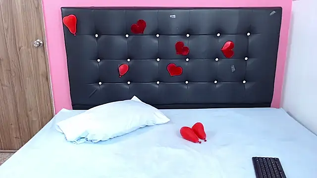 ninanaughty13 online show from March 2025 01:50:02 PM