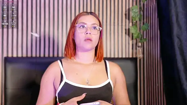 Snapshot of Sophie_new25 chatting on October 2025 12:45:02 PM Sophie new25 online show from October 2025 12:45:02 PM