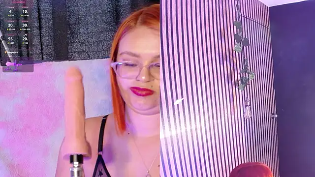 Snapshot of Sophie_new25 chatting on November 2025 01:32:01 PM Sophie new25 online show from November 2025 01:32:01 PM