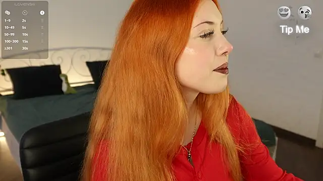 Snapshot of GiKarerra chatting on February 2026 01:32:02 PM GiKarerra online show from February 2026 01:32:02 PM