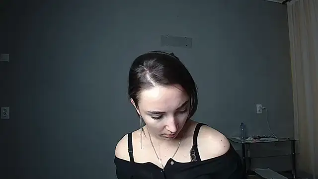 Eva Gloryy online show from March 2025 06:42:01 PM