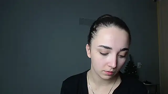 Eva Gloryy online show from February 2026 06:11:01 PM