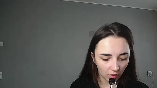 Eva Gloryy online show from April 2026 09:15:01 AM