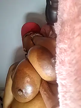 bubblendz1988 online show from November 2025 03:53:02 AM