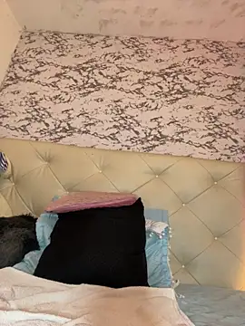 Lili  taylor online show from October 2025 12:30:01 AM