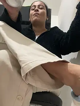 Lili  taylor online show from March 2026 02:04:01 AM