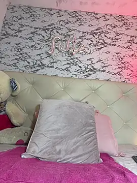 Lili  taylor online show from April 2026 07:22:01 PM