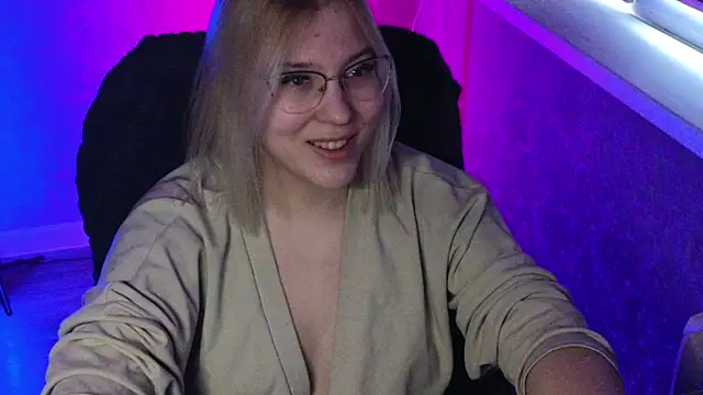 Snapshot of HotBrandyX chatting on March 2025 04:58:02 AM HotBrandyX online show from March 2025 04:58:02 AM