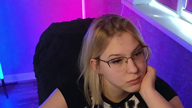 Snapshot of HotBrandyX chatting on March 2025 08:05:02 AM HotBrandyX online show from March 2025 08:05:02 AM