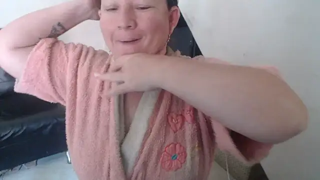 Yohis Kiut25 online show from September 2025 08:09:02 PM