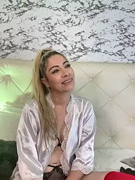 viktoria davis  online show from February 2025 12:49:01 AM