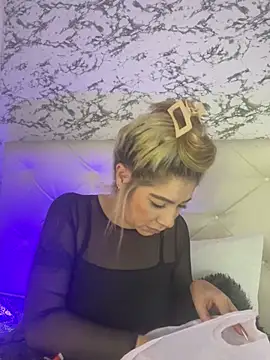 viktoria davis  online show from February 2025 11:21:02 PM