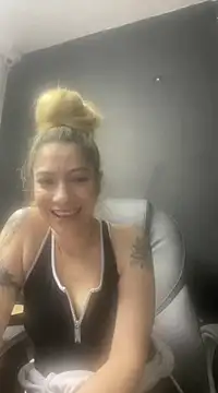 viktoria davis  online show from March 2025 03:27:02 PM