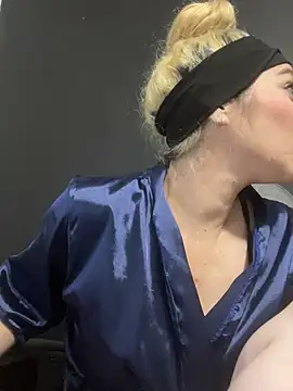 viktoria davis  online show from March 2025 02:25:02 AM