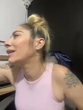 viktoria davis  online show from March 2025 12:40:02 AM