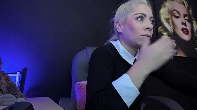 viktoria davis  online show from October 2025 01:14:01 AM