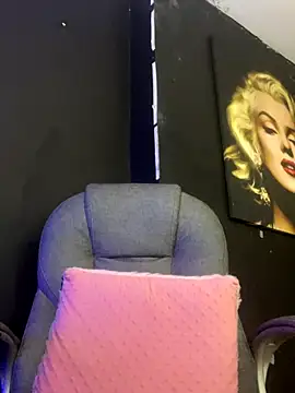 viktoria davis  online show from October 2025 12:33:02 AM