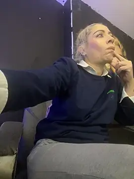 viktoria davis  online show from October 2025 12:30:02 AM