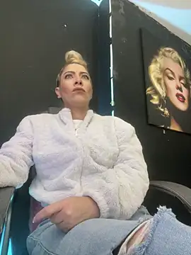 viktoria davis  online show from February 2026 09:44:01 PM