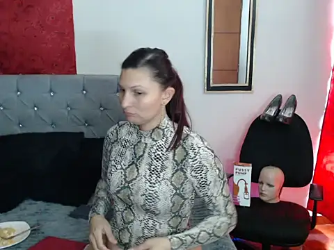 sachaclinford online show from February 2026 06:14:01 PM