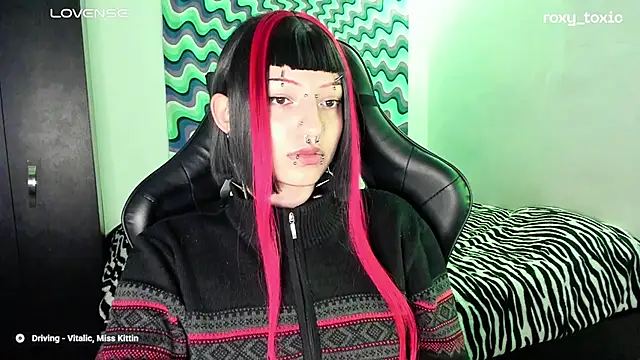 roxy toxic online show from March 2025 01:42:02 AM