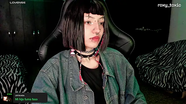 roxy toxic online show from October 2025 02:15:01 AM