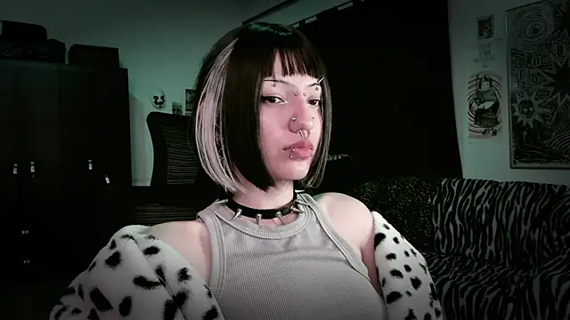 roxy toxic online show from May 2026 10:50:03 PM