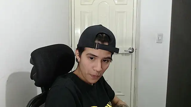 Snapshot of Dha_lia0 chatting on January 2025 04:32:01 AM Dha lia0 online show from January 2025 04:32:01 AM