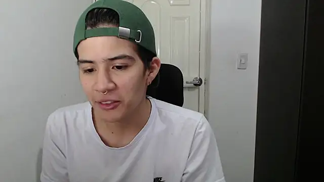 Snapshot of Dha_lia0 chatting on January 2025 09:18:02 PM Dha lia0 online show from January 2025 09:18:02 PM