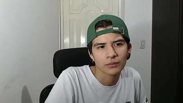 Snapshot of Dha_lia0 chatting on January 2025 03:22:01 AM Dha lia0 online show from January 2025 03:22:01 AM