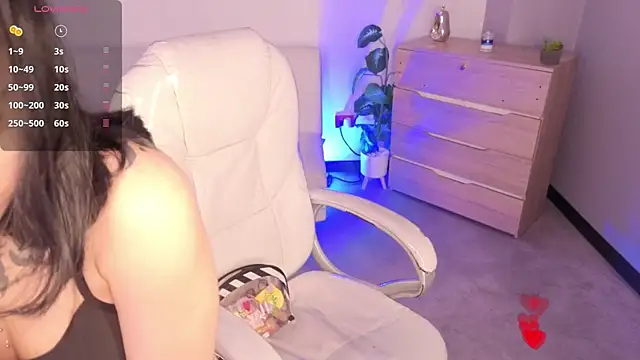 Nicole Foxx  online show from April 2026 08:02:02 PM