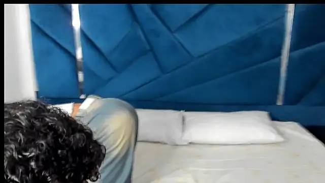 Snapshot of DanteAndKyle chatting on January 2025 12:45:02 PM DanteAndKyle online show from January 2025 12:45:02 PM