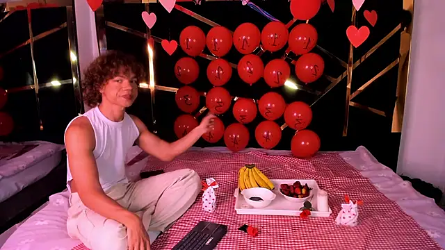 Snapshot of DanteAndKyle chatting on February 2025 01:42:01 AM DanteAndKyle online show from February 2025 01:42:01 AM