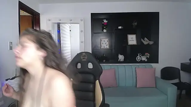 Kitten Cam online show from February 2025 06:55:02 PM