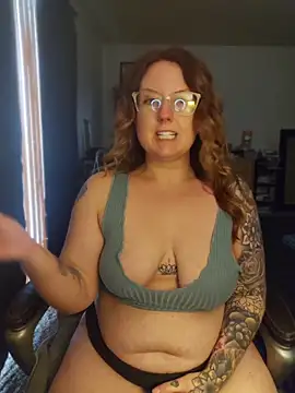 TattedMamaXOXO online show from June 2026 05:23:01 PM